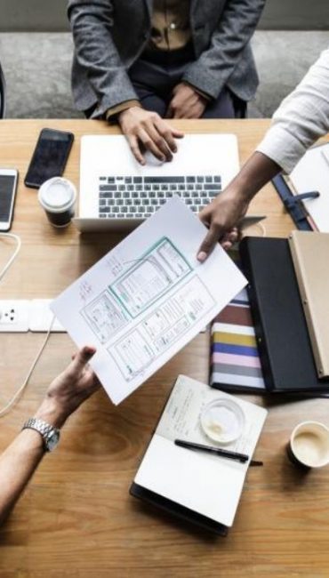 Réunion de travail, CAFERUIS et BTS assurance, partenariat Cnam et Association AVEC